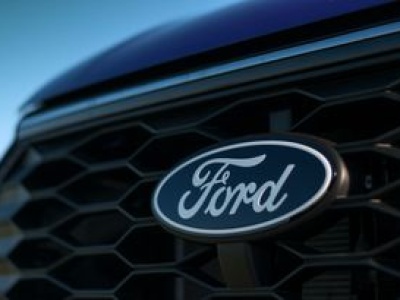 Ford rozważa wprowadzenie taniego elektrycznego sedana z napędem na tył
