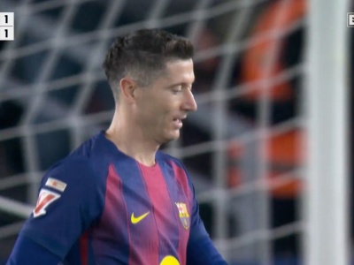 Była 36. minuta meczu. Lewandowski spektakularnie zmarnował karnego