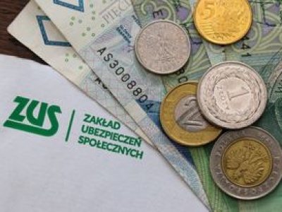 ZUS wypłacał, potem żądał zwrotu. 93-latka musi oddać 9 tys. zł