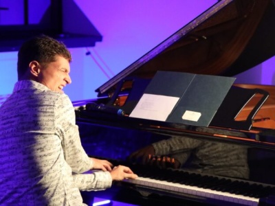 Chopinowski czar w Piotrkowie: Maciej Tubis zachwycił publiczność!