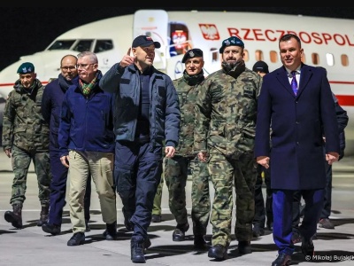 Prezydent Nawrocki odwiedził centrum logistyczne POLLOGHUB w Jasionce