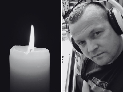 Mariusz Bieńkowski nie żyje. 44-letni muzyk zasłabł podczas występu