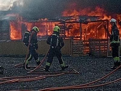 Pożar ciężarówek w Telde na Gran Canarii. Dramatyczne sceny