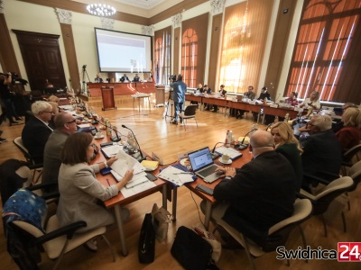 Co dalej z Radą Miejską po zerwaniu przez PiS koalicji z prezydent Świdnicy?