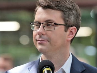 Transkrypcja małżeństw jednopłciowych. PiS atakuje TSUE fałszem