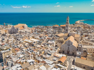 Apulia z weekendem za 410 PLN 🍅🌊 Loty w świetnych godzinach i 2 noclegi w sercu Bari 💚🤍❤️