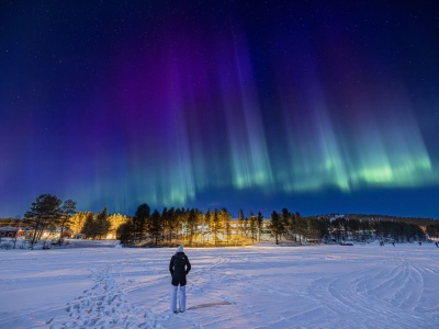 Ferie zimowe jak z bajki ❄⛄ Zapoluj na zorzę w Finlandii za 184 PLN 🦌⛸️