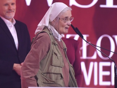 Siostra Chmielewska nie kryła zakłopotania zachowaniem publiczności. 