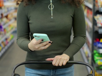 Nadmierne scrollowanie powoli osłabia twój umysł. Działaj, zanim będzie za późno