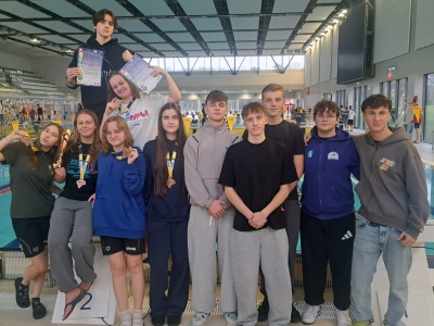 Pływacy z II LO w Świdnicy w absolutnym, dolnośląskim topie