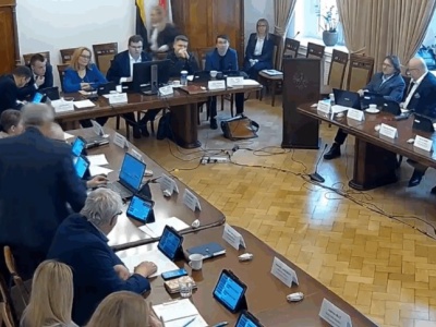 Tarnowskie Góry. Radni PiS i burmistrz serwują mieszkańcom „świąteczną podwyżkę” podatków