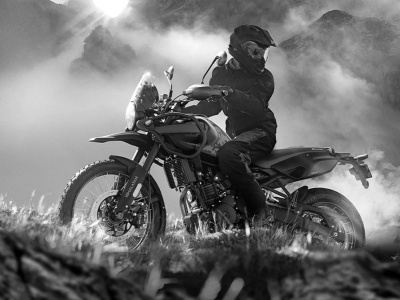 Royal Enfield Himalayan 450 Mana Black: z fabryki prosto na wyprawę