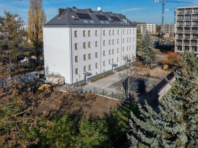 Jak projektować i modernizować budynki miejskie? Wrocław wdraża Standard Zielonego Budynku.