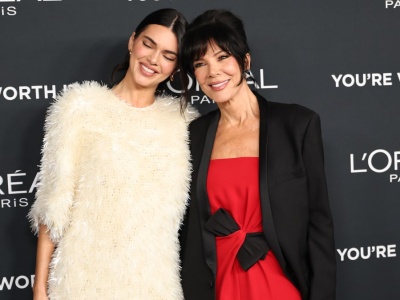 70-latka odkryła dekolt i zachwyciła. Tak wyszła na czerwony dywan