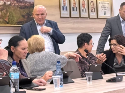 Kaganiec na radnych. - To betonowanie gminy i bezprawie