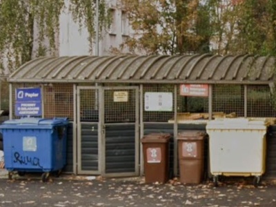 Szczeniaki w worku przy śmietniku na Ursynowie. Przeżył tylko jeden, szukają sprawcy