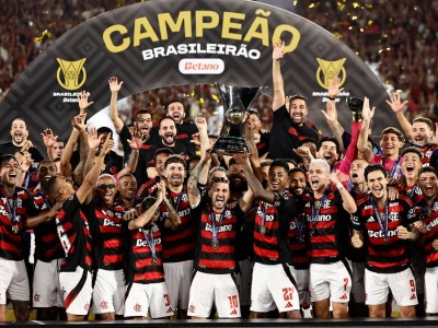 Zostali mistrzem kraju po raz ósmy w historii. Prowadzi ich 