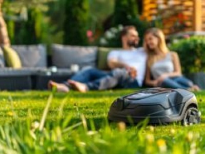 Technologia w ogrodzie. Nowy trend na roboty i inteligentne systemy