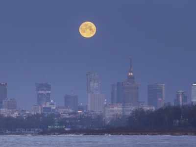 Tej nocy spójrz w niebo. Księżyc będzie większy i jaśniejszy niż zwykle