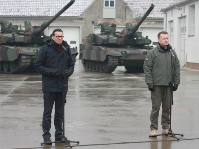 Mateusz Morawiecki i Mariusz Błaszczak z zarzutami! Znamy szczegóły