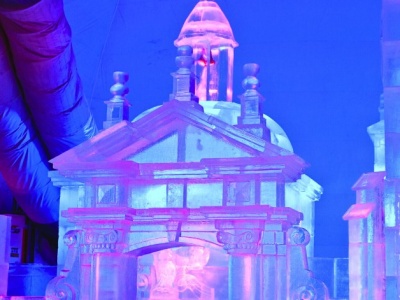 Ta zimowa atrakcja w Tatrach przyciąga tłumy. Magiczne miejsce stworzone z lodu