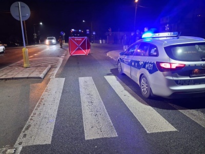 Śmiertelne potrącenie 83-letniej kobiety na przejściu dla pieszych. Czynności na miejscu prowadzi policja pod nadzorem prokuratora