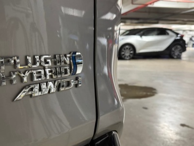 Kupujesz nowy samochód hybrydowy? Rząd dopłaci nawet ponad 21000 zł. Gdzie tkwi haczyk?