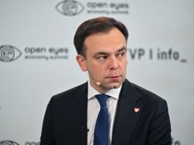 Bezalkoholowe piwo i wino mają być droższe. Oto ile zarobi państwo