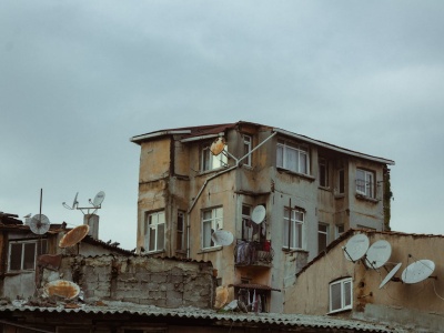 Program „Mieszkanie za remont” to pułapka. Za remont mieszkania trzeba zapłacić nawet 300 tys. zł