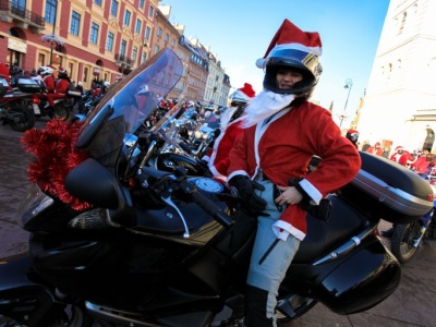 Dziś 17. parada MotoMikołajów w Warszawie. Motocyklowi Mikołaje przejadą przez centrum miasta