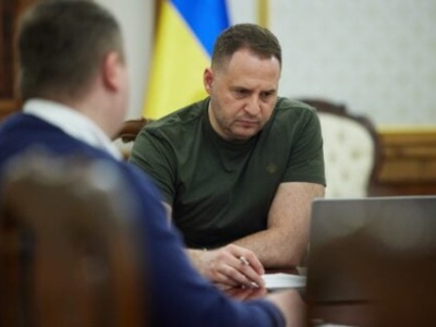 Media: Były szef kancelarii Zełenskiego w centrali wywiadu. Po 45 minutach zagadkowy ruch służb