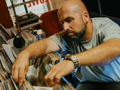 DJ Element z debiutanckim, producentem albumem – „Nowy początek”