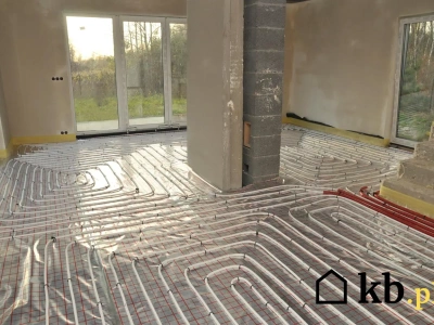 Podłogówka grzeje słabo? Ten jeden błąd może zabrać nawet 30% ciepła!