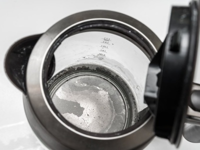 Wrzuć do czajnika i poczekaj. Usuwanie kamienia nigdy nie było łatwiejsze