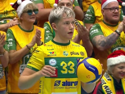 Najmłodszy siatkarz w historii klubu z Zawiercia! Zobacz, co zrobił w pierwszej akcji meczu (WIDEO)