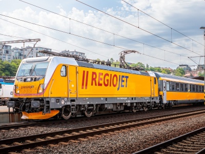 RegioJet znów w ostatniej chwili zostawił pasażerów na lodzie. „Bilet można anulować lub podróżować na stojąco”