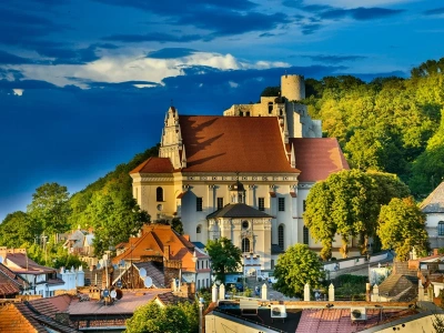 O tym mieście mówią „polskie Santorini”. Czy faktycznie jest tam jak w Grecji?