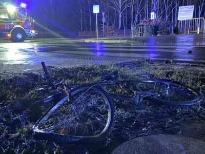 22-latka potrąciła rowerzystę, który najprawdopodobniej przejeżdżał przez przejście dla pieszych. Stan rowerzysty jest ciężki