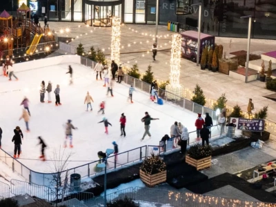 Kolejne lodowisko przy kolejnych centrum handlowym w Katowicach. Za wstęp trzeba jednak zapłacić