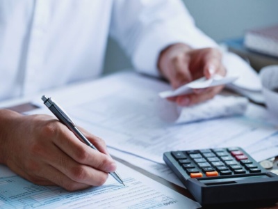 Można dostać ponad 3 tys. funtów zwrotu. Sprawdź, czy nie masz nadpłaty podatku