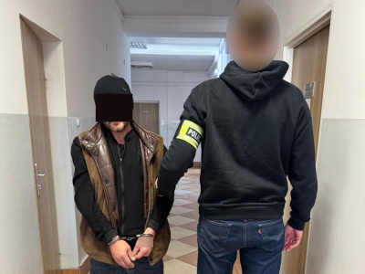 Miał przy sobie gotówkę z kodów Blik – usłyszał sześć zarzutów