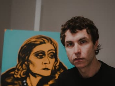 Nagi marszałek Piłsudski oburzył prawicę. Radziszewski dla OKO.press: Przecież to zabawa