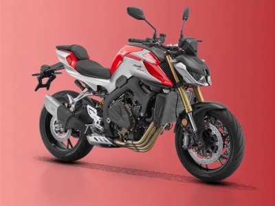 QJ Motor SRK 800 – czterocylindrowa nowość w klasie średnich nakedów