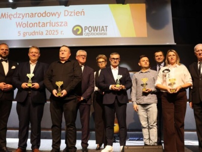 Gala Wolontariatu w Częstochowie. Powiat Częstochowski uhonorował osoby, które na co dzień niosą pomoc