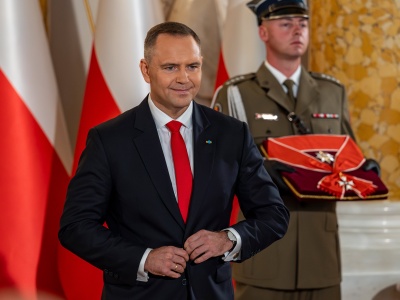 AI zagrozi demokracji? Badacze mają dowód: boty skuteczniejsze od telewizyjnych spotów