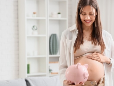 Matki mają oddać zasiłek sprzed dekady i odsetki. Odpowiedź ZUS zaskakuje