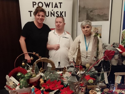 Osoby z niepełnosprawnościami stworzyły cudowne rękodzieła. Zakupy w szczytnym celu w Toruniu