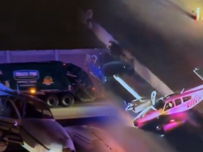 Dwa samoloty rozbiły na drogach w USA. Jeden z nich uderzył w samochód