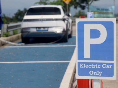 Elektryki przebiły kolejny sufit. Co szóste zarejestrowane nowe auto miało wtyczkę