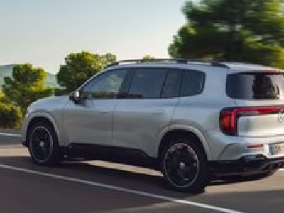 Nowy Mercedes GLB wyceniony w Polsce. Jest nieznacznie droższy, ale oferuje znacznie więcej